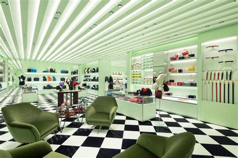 prada boutique